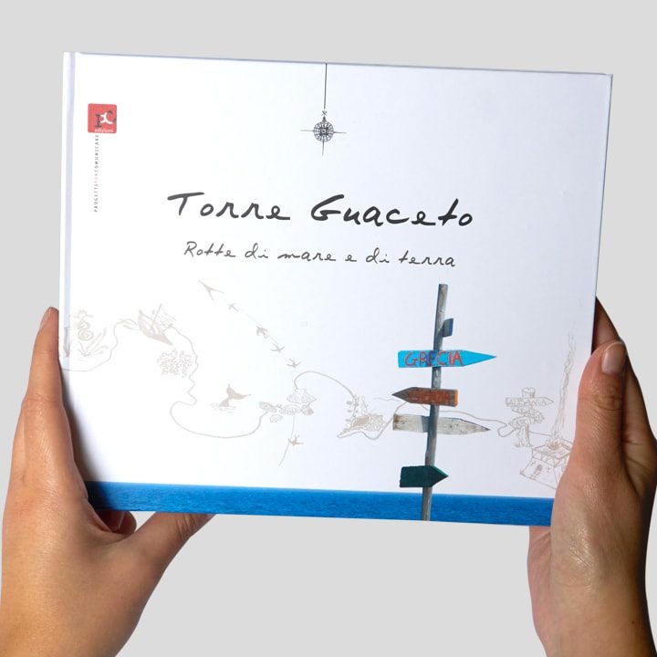Libro Torre Guaceto. Rotte di mare e di terra - Racconti di viaggio in Puglia PxC Edizioni Editoria Made in Puglia